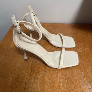 Zara leather beige strappy square toe heel sandals Size 9 2302/910